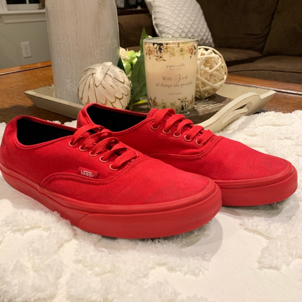 Men’s Size 9 vans.